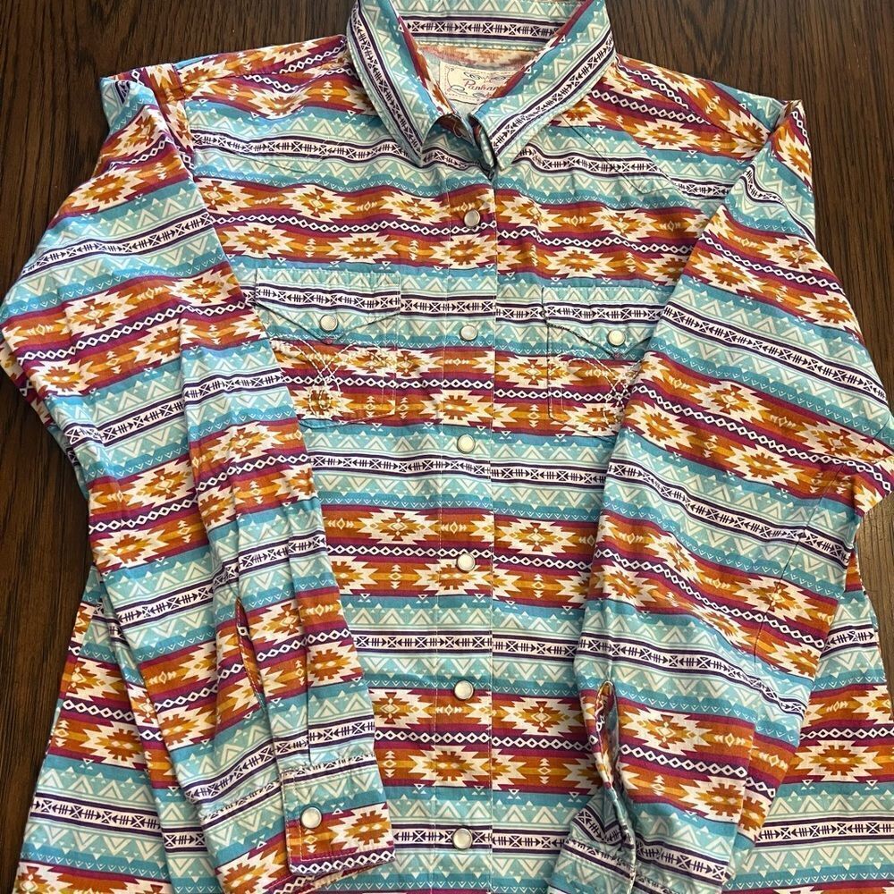 Panhandle Girls' Southwestern Striped Long Sleeve Pearl Snap Western Shirt. XL.